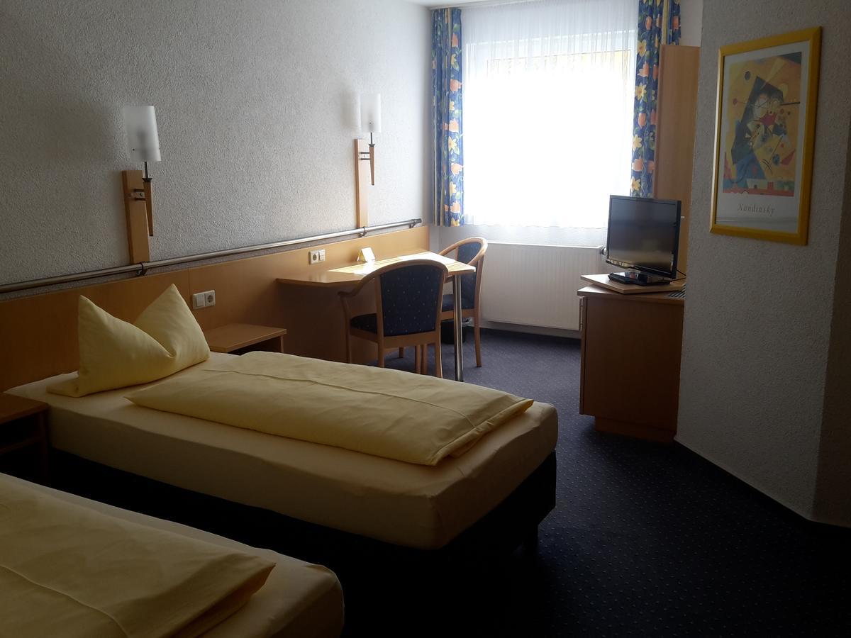 Motel Am Highway Althengstett ภายนอก รูปภาพ